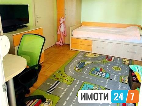 Се продава трособен стан 66м2Ново Лисиче