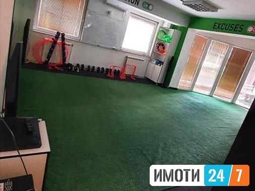 Се продава одличен деловен простор спроти ЗебраКапиштец