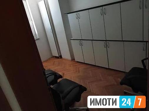 Се продава одличен деловен простор спроти ЗебраКапиштец