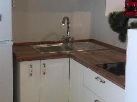 Се издава куќа 400м2Пржино