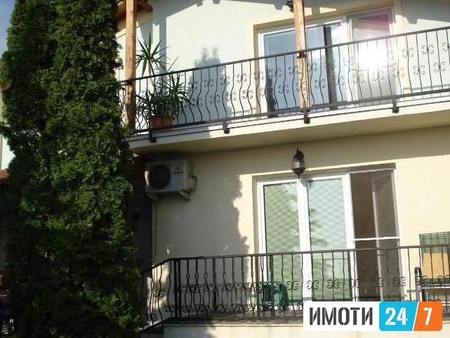 Се издава куќа 240м2Сопиште