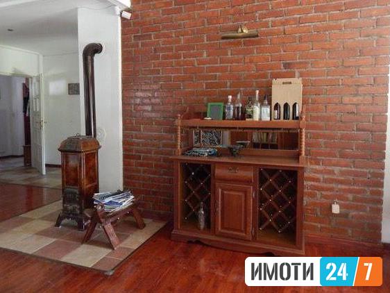 Се издава куќа 170м2Бардовци