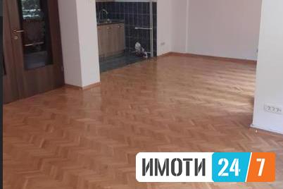 Се издава деловен простор  81м2Центар