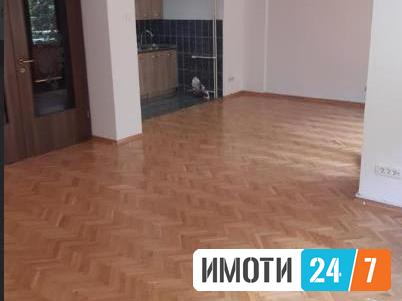 Се издава деловен простор  81м2Центар