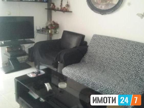 Se prodava trosoben stan 71m2 so dvorKisela Voda