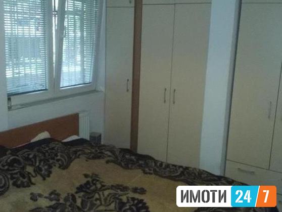 Se prodava trosoben stan 71m2 so dvorKisela Voda