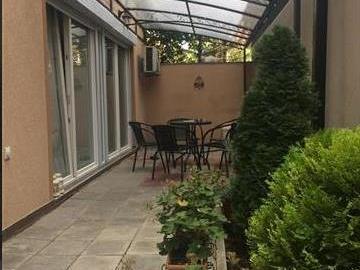 Se prodava trosoben stan 85m2 so dovorKisela Voda