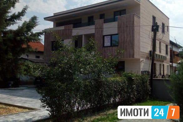 Се продава четворособен стан 109м2Влае