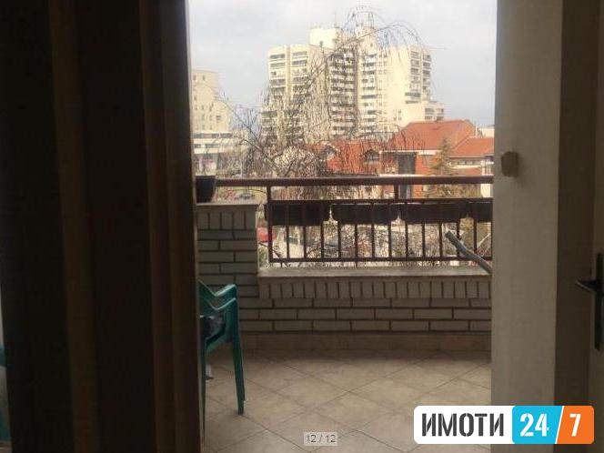 Се продава трособен стан 80м2Хром