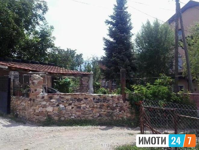 Се продава 3-катна куќа 305м2Визбегово