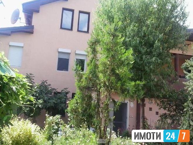 Се продава 3-катна куќа 305м2Визбегово