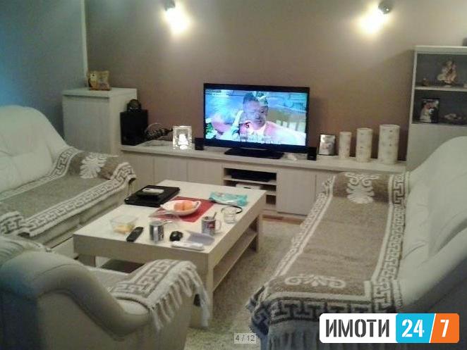 Се продава 3-катна куќа 305м2Визбегово