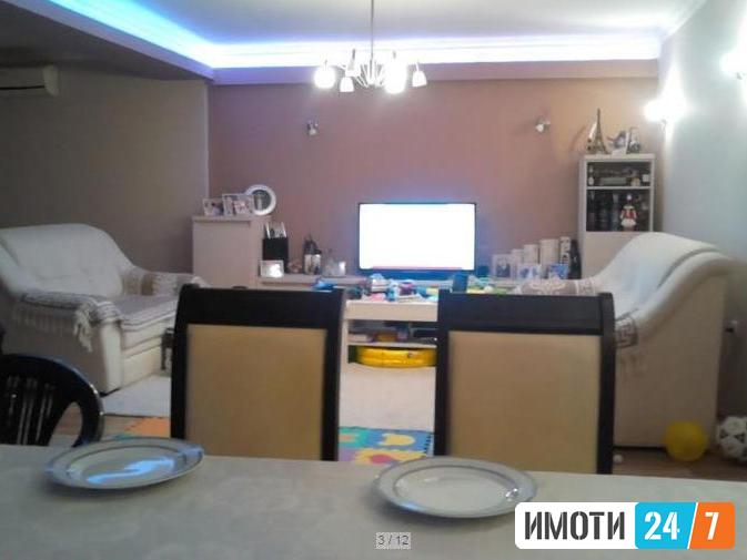 Се продава 3-катна куќа 305м2Визбегово