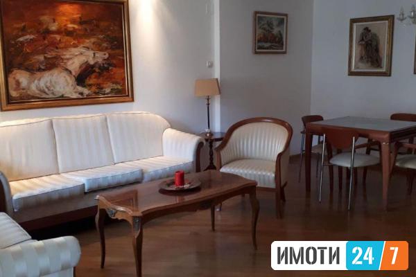 Се издава трособен стан 86м2Строг центар