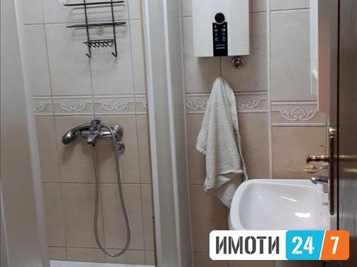 Се издава трособен стан 86м2Строг центар