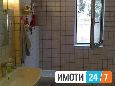 Se izdava atraktivna kuka vo Kozle 530m2