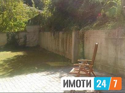 Se izdava atraktivna kuka vo Kozle 530m2