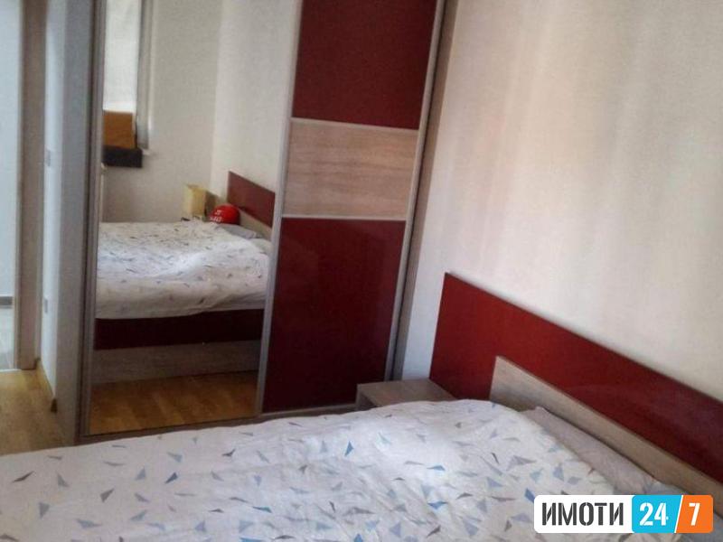 Се изнајмува трособен стан 64м2Аеродорм