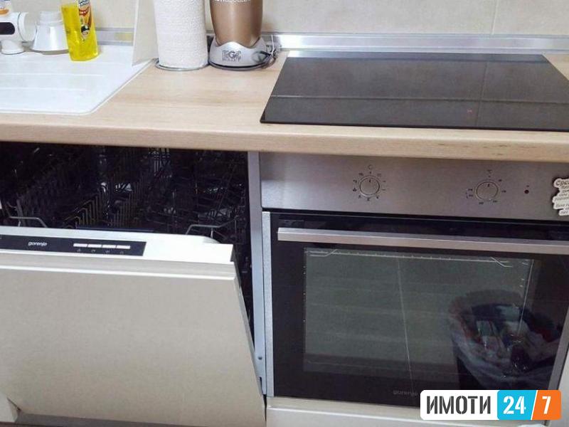 Се изнајмува трособен стан 64м2Аеродорм