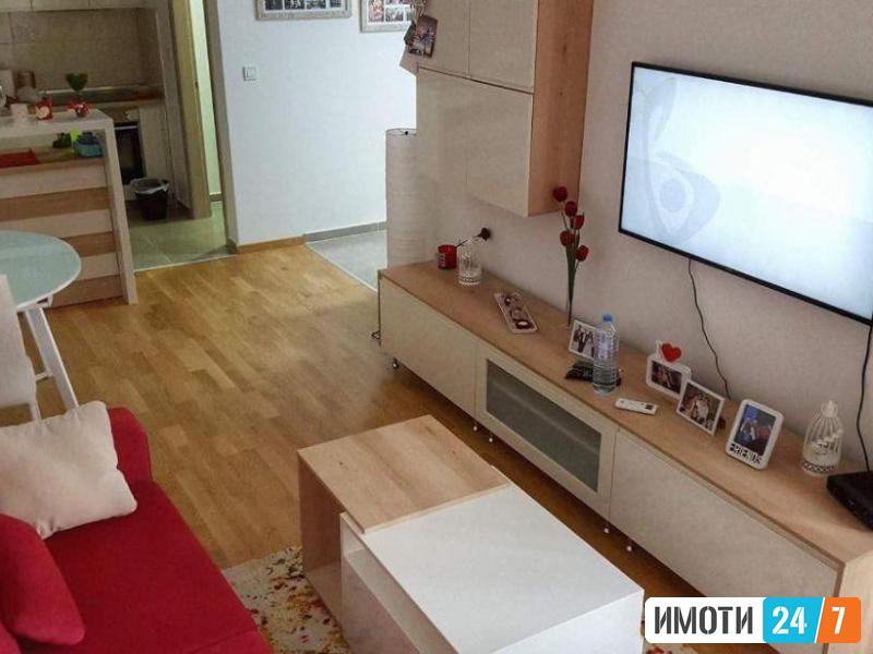 Се изнајмува трособен стан 64м2Аеродорм