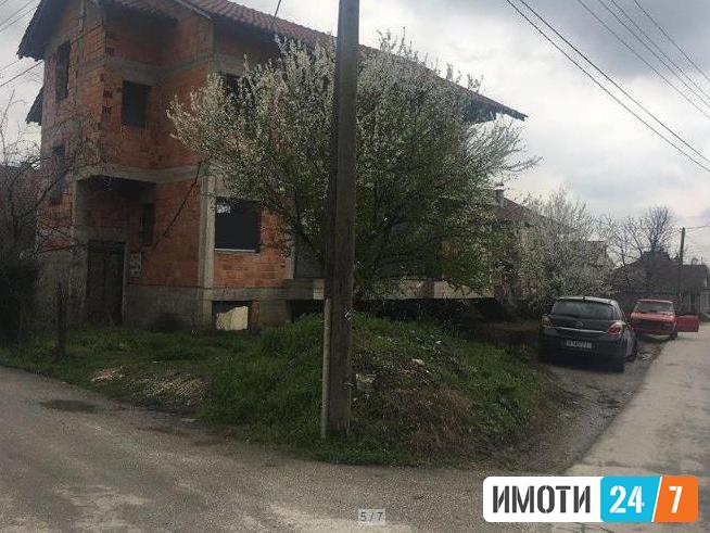 Се продава куќа во градба 420м2Радишани