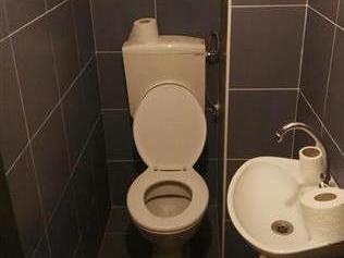 Се продава трособен стан 77м2Кисела Вода