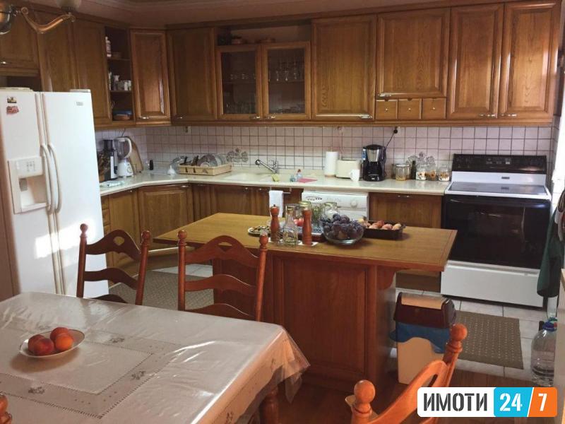 Се издава деловен простор 350м2Кисела Вода
