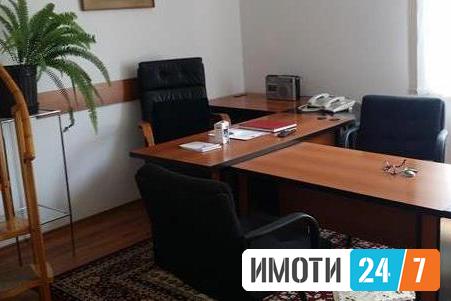 Се изнајмува деловен простор 100м2Строг Центар