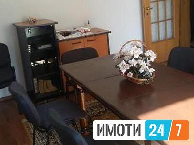 Се изнајмува деловен простор 100м2Строг Центар