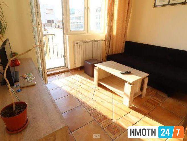 Се издава одличен наместен трособен стан 65м2Строг Центар