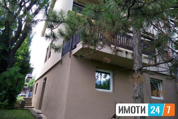 Се продава куќа со поглед над градотРадишани
