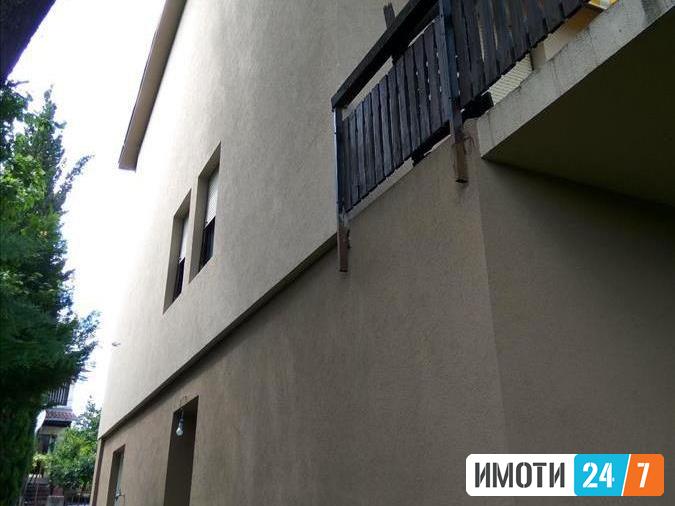 Се продава куќа со поглед над градотРадишани