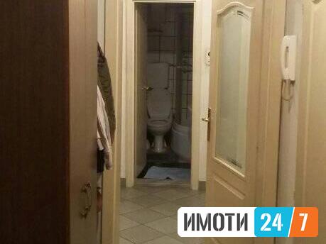 Се продава трособен стан 55м2Карпош со двор