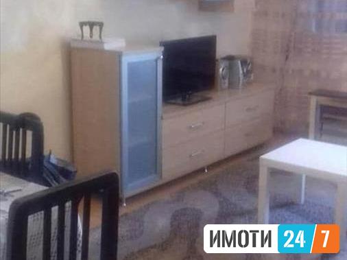 Се продава трособен стан во строг Центар 65м2