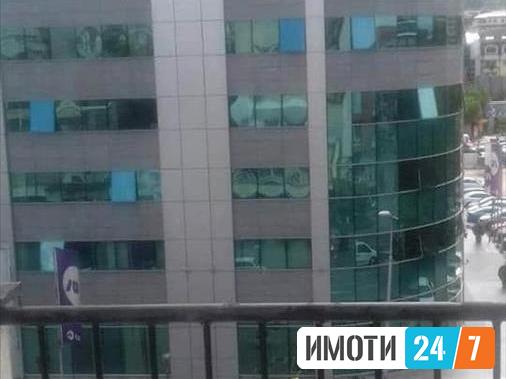 Се продава трособен стан во строг Центар 65м2