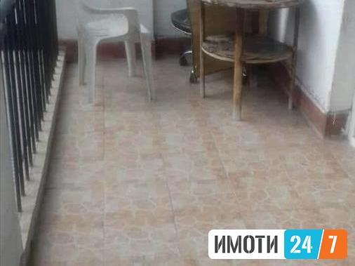 Се продава трособен стан во строг Центар 65м2