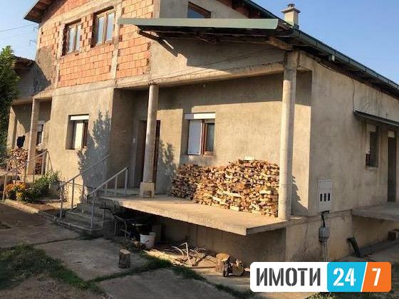 Се продава двосемејна куќа во Волоково