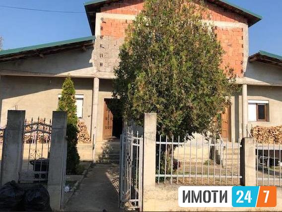 Се продава двосемејна куќа во Волоково