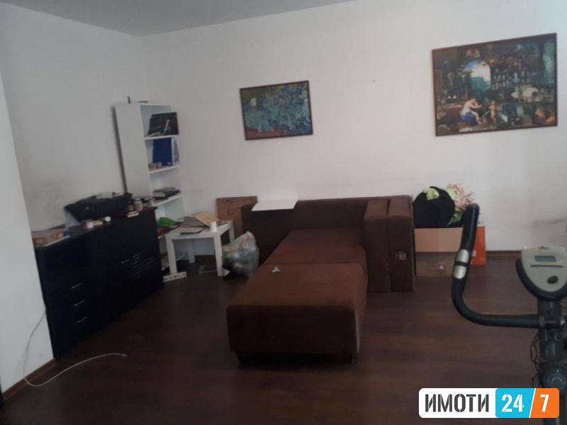Се продава стан 94м2Дебар Маало