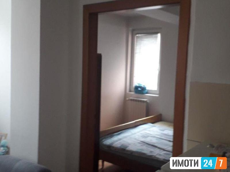 Се издава наместен двособен стан 40м2Козле