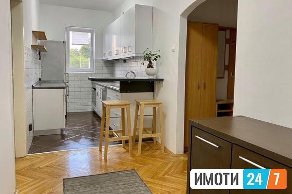 Се продава трособен стан 75м2Бит Пазар