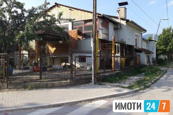 Се продава куќа 300м2Драчево