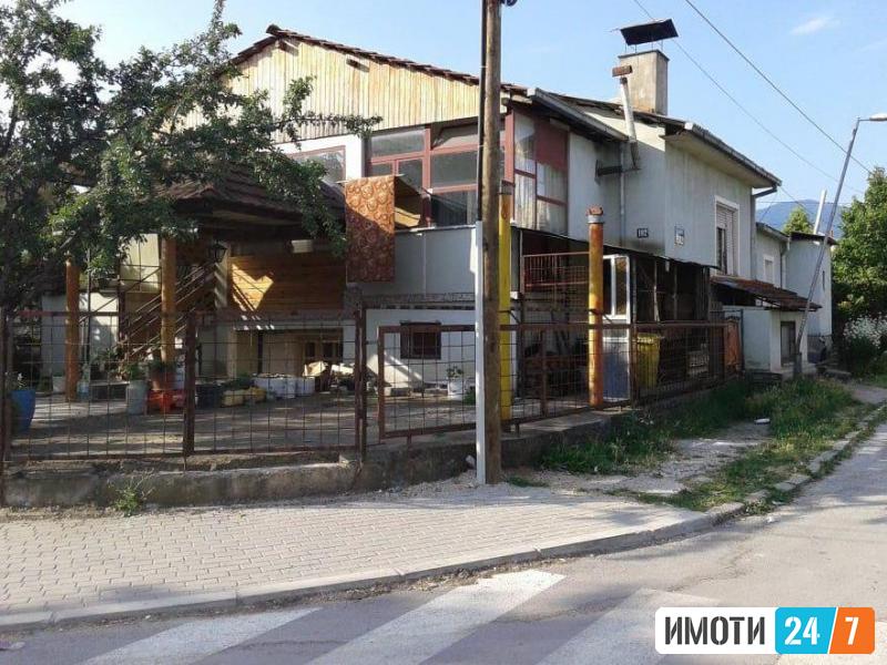 Се продава куќа 300м2Драчево