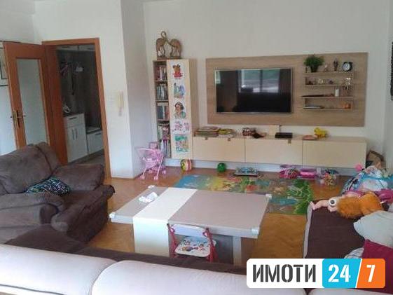 Се продава четворособен стан 103м2Мичурин