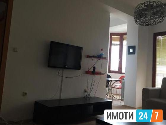 Се изнајмува трособен стан 70м2Аеродром