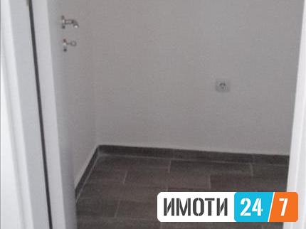 Се продава нов трособен стан 84м2Капиштец