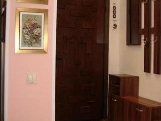Се изнајмува трособен наместен стан од 68м2Карпош1