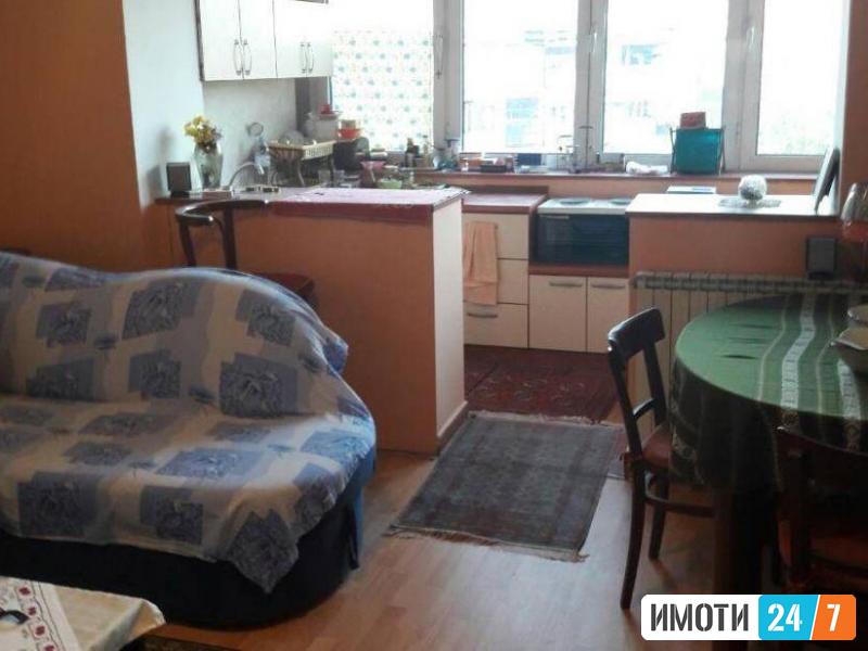 Се продава стан 54м2Центар