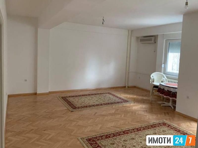Се издава стан 63м2Центар