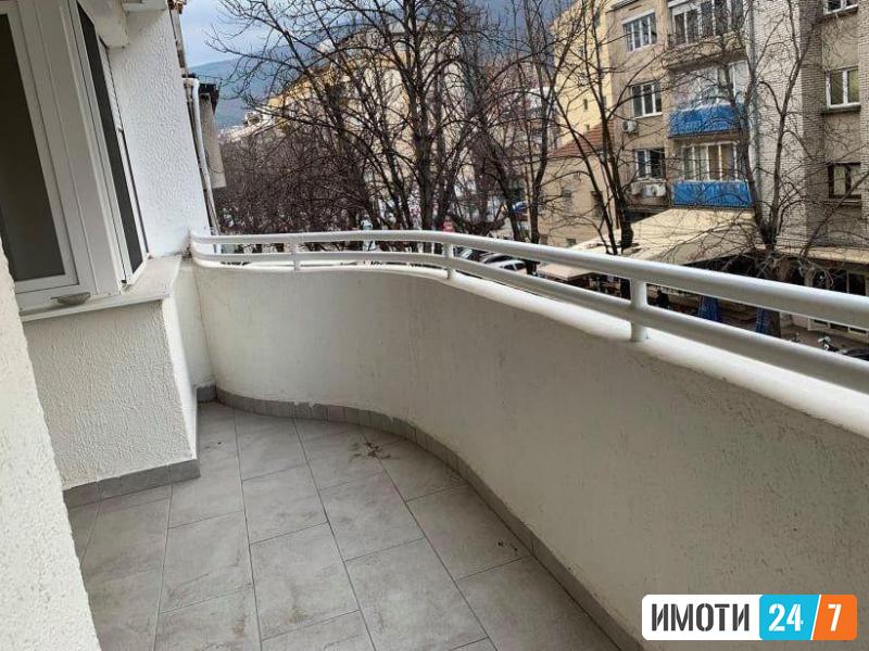 Се издава стан 63м2Центар